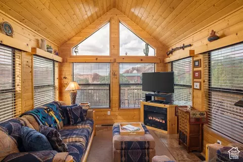 Living - 10 Pioneer Dr, Moab, UT 84532 photo 1 of 2
