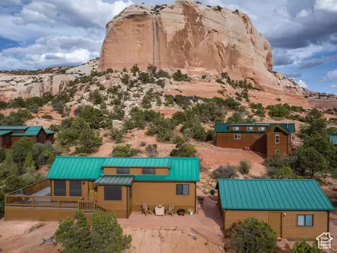 View/Area - 10 Pioneer Dr, Moab, UT 84532 photo 2 of 4