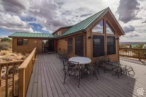 Exterior - 10 Pioneer Dr, Moab, UT 84532 photo 2 of 10