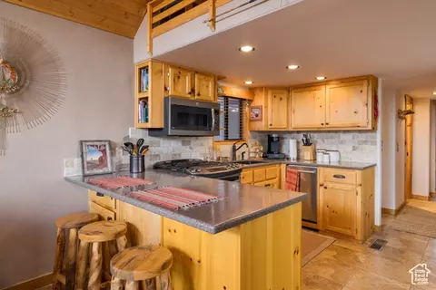 Kitchen - 10 Pioneer Dr, Moab, UT 84532 photo 1 of 5