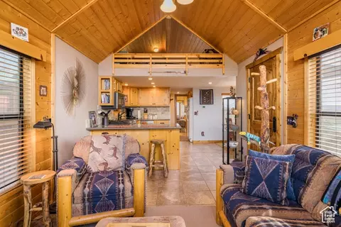 Living - 10 Pioneer Dr, Moab, UT 84532 photo 2 of 2