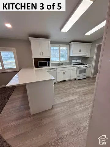 Kitchen - 335 W Memorial Park Rd, Henefer, UT 84033 photo 1 of 5