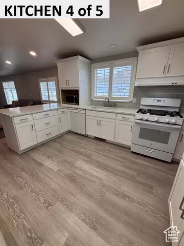 Kitchen - 335 W Memorial Park Rd, Henefer, UT 84033 photo 4 of 5