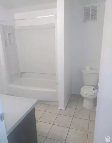 Bath - 590 Pilot St, Wendover, UT 84083 photo 2 of 3