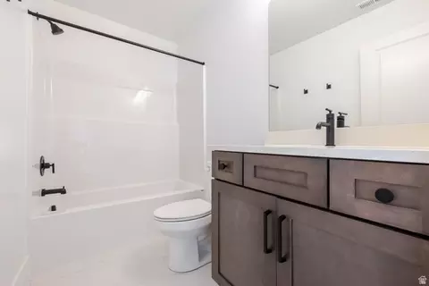 Bath - 4751 S Olive Ave #408, Mapleton, UT 84664 photo 2 of 2