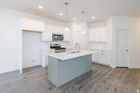 Kitchen - 4769 S Olive Ave #411, Mapleton, UT 84664 photo 2 of 4