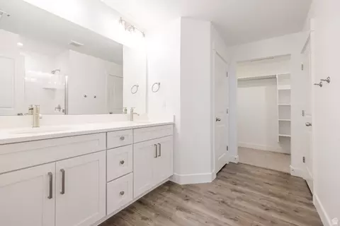 Bath - 4769 S Olive Ave #411, Mapleton, UT 84664 photo 1 of 2