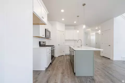 Kitchen - 4769 S Olive Ave #411, Mapleton, UT 84664 photo 3 of 4