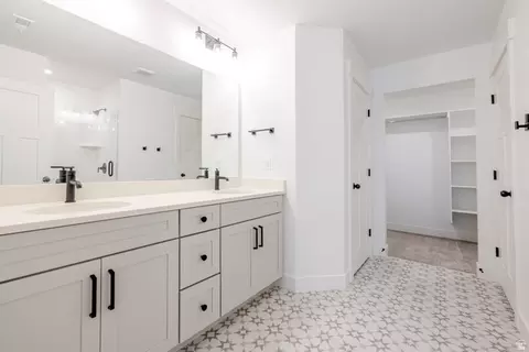 Bath - 4775 S Olive Ave #412, Mapleton, UT 84664 photo 1 of 2