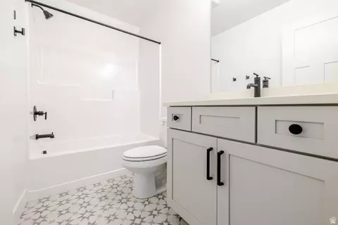 Bath - 4775 S Olive Ave #412, Mapleton, UT 84664 photo 2 of 2