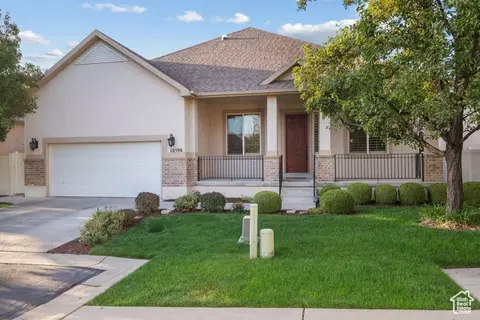 10596 S Pinyon Pines Ct W, South Jordan, UT 84095
