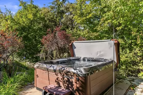 Exterior - 2136 N 2800 E, Layton, UT 84040 photo 5 of 13