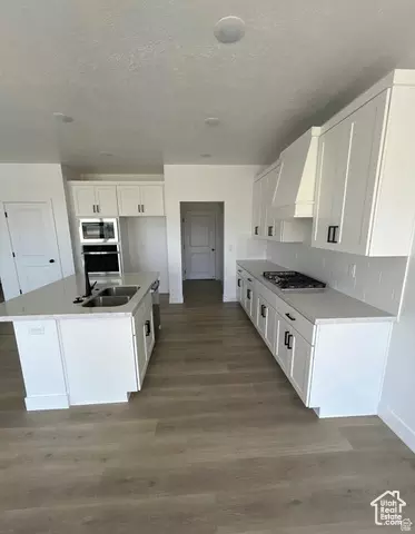 Kitchen - 2720 W Aurora Ave, Mapleton, UT 84664 photo 2 of 2