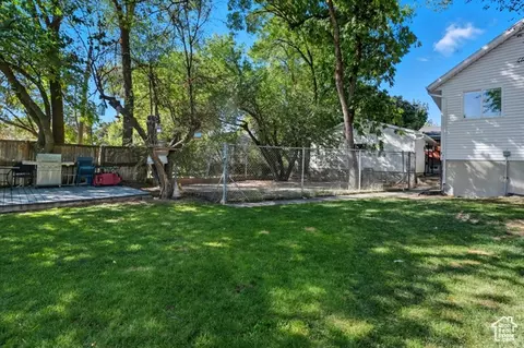 Exterior - 164 E 200 S, Hyde Park, UT 84318 photo 7 of 19