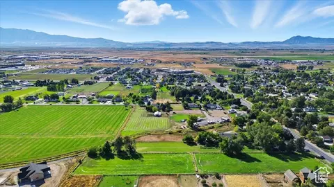 View/Area - 164 E 200 S, Hyde Park, UT 84318 photo 8 of 10