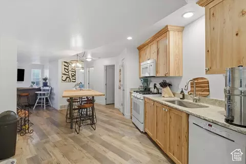 Kitchen - 164 E 200 S, Hyde Park, UT 84318 photo 4 of 7