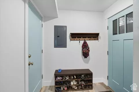 Entry Way - 164 E 200 S, Hyde Park, UT 84318 photo 6 of 7