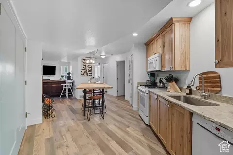Kitchen - 164 E 200 S, Hyde Park, UT 84318 photo 5 of 7