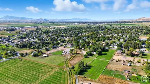 View/Area - 164 E 200 S, Hyde Park, UT 84318 photo 7 of 10