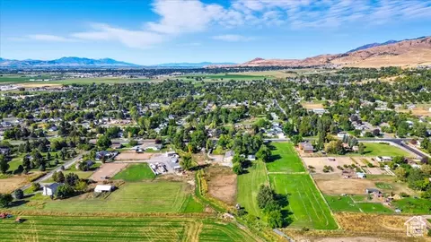 View/Area - 164 E 200 S, Hyde Park, UT 84318 photo 6 of 10
