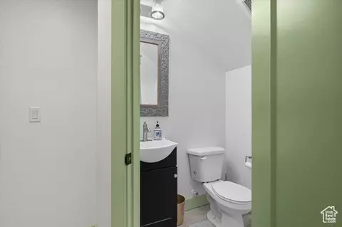 Bath - 164 E 200 S, Hyde Park, UT 84318 photo 3 of 5