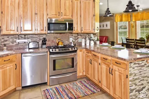 Kitchen - 1500 Fish Creek Rd, Bancroft, ID 83217 photo 4 of 5