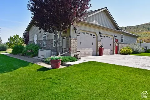 Exterior - 1500 Fish Creek Rd, Bancroft, ID 83217 photo 3 of 9