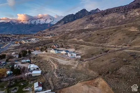 3851 W Mountaintop Cir #5, Cedar Hills, UT 84062