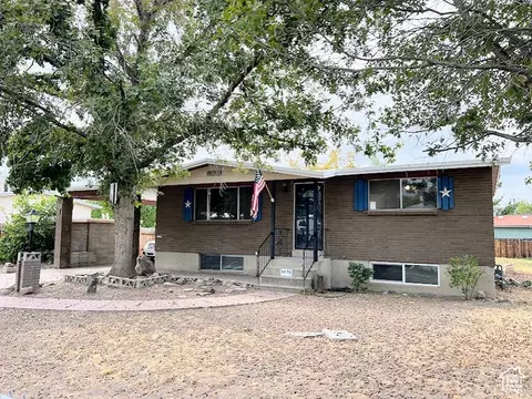 4470 S Summerwood St, Taylorsville, UT 84123