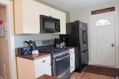 Entry Way - 324 Stringtown Rd, Georgetown, ID 83239 photo 2 of 2