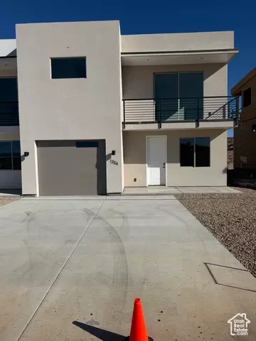1334 E Lone Rock View Dr, Big Water, UT 84741