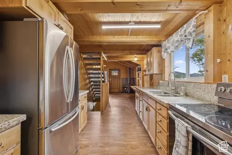 Kitchen - 6025 Hoback, Oakley, UT 84055 photo 3 of 5