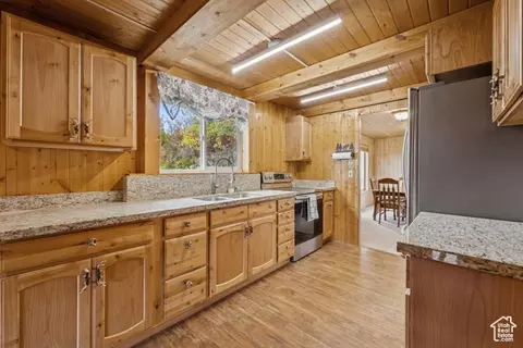 Kitchen - 6025 Hoback, Oakley, UT 84055 photo 2 of 5