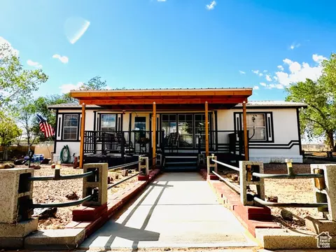 82 N Powell Dr #77, Ticaboo, UT 84533