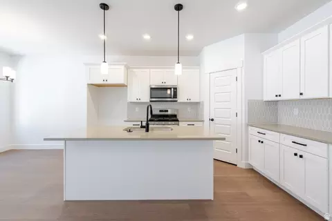 Kitchen - 4815 S Olive Ave #418, Mapleton, UT 84664 photo 3 of 3