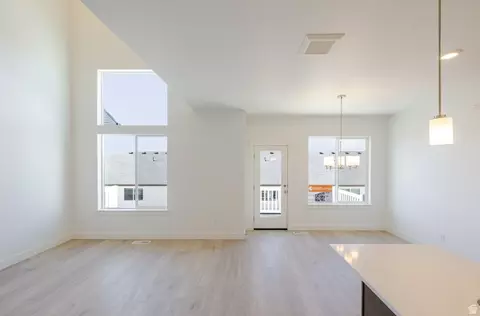 Living - 4720 S Heartwood Rd #438, Mapleton, UT 84664 photo 1 of 2