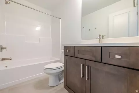 Bath - 4720 S Heartwood Rd #438, Mapleton, UT 84664 photo 2 of 2
