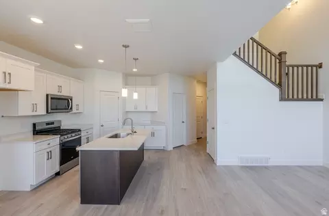 Kitchen - 4720 S Heartwood Rd #438, Mapleton, UT 84664 photo 1 of 4