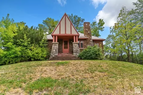 225 Chimes Dr, South Ogden, UT 84405