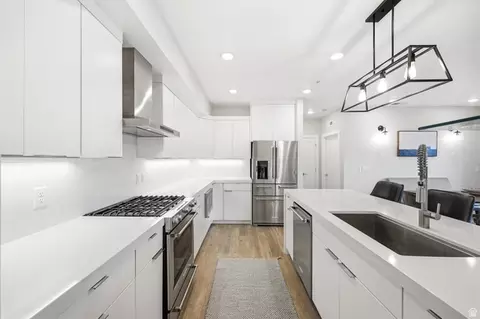 Kitchen - 2240 E Laney Ave S #302, Holladay, UT 84117 photo 2 of 3