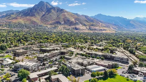 View/Area - 2240 E Laney Ave S #302, Holladay, UT 84117 photo 2 of 5