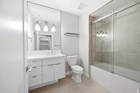 Bath - 2240 E Laney Ave S #302, Holladay, UT 84117 photo 2 of 2
