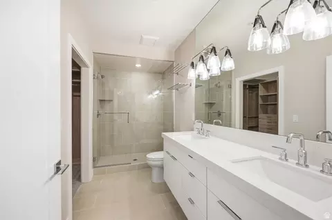 Bath - 2240 E Laney Ave S #302, Holladay, UT 84117 photo 1 of 1
