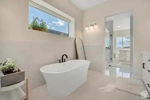 Bath - 1366 N 750 E, Orem, UT 84097 photo 3 of 8