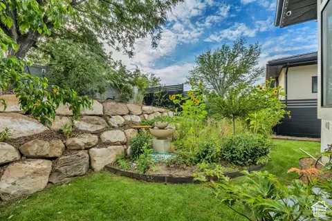 Exterior - 1366 N 750 E, Orem, UT 84097 photo 6 of 11