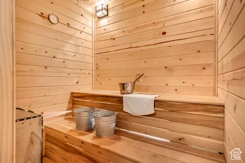 Bath - 1366 N 750 E, Orem, UT 84097 photo 8 of 8