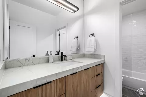 Bath - 713 E 1450 N #23, Orem, UT 84097 photo 4 of 4