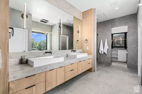 Bath - 713 E 1450 N #23, Orem, UT 84097 photo 1 of 4
