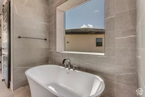 Bath - 733 E 1450 N #5, Orem, UT 84097 photo 2 of 4