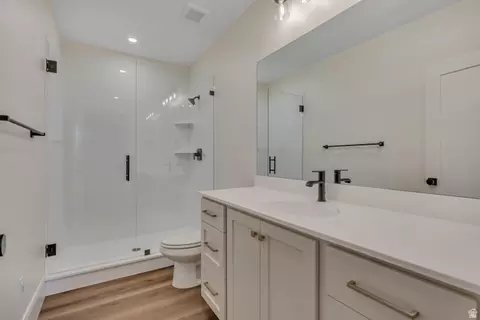 Bath - 713 E 1500 N #19, Orem, UT 84097 photo 6 of 7